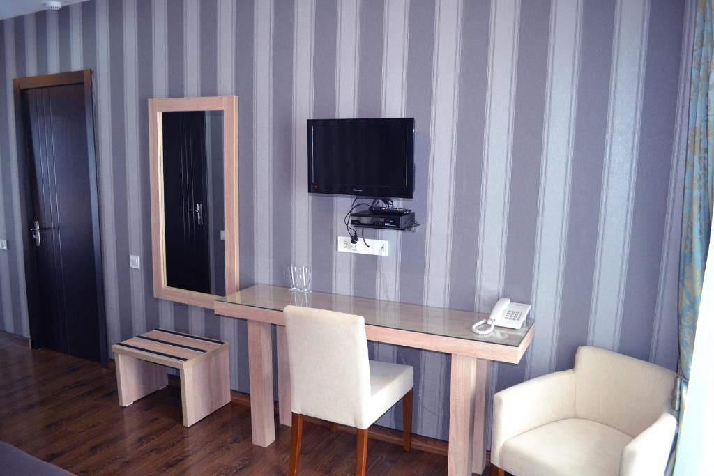 Отель Edelweiss Hotel Гудаури