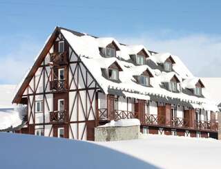 Отель Edelweiss Hotel Гудаури-0